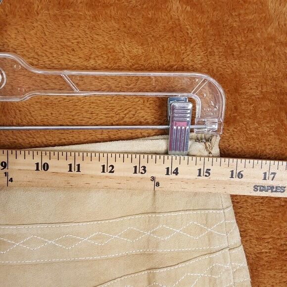 NEW FRONTIER Womens Skirt Size 6 Tan A-Line Suede Asymmetrical STAINED - Picture 6 of 9